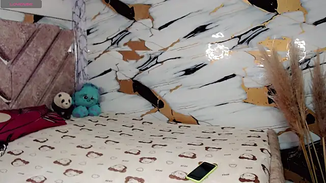 kushina uzumaki75 online show from April 14, 2026, 3:23 am