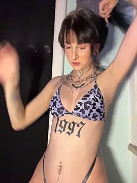 Snapshot of Seductively4_20 chatting on June 21, 2026, 8:33 pm Seductively4 20 online show from June 21, 2026, 8:33 pm