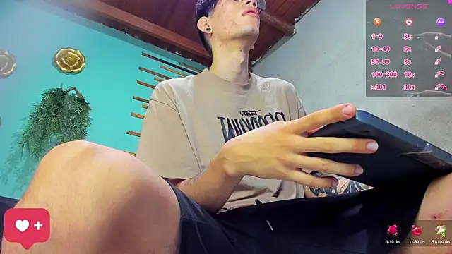 david huge online show from November 1, 2025, 1:35 pm