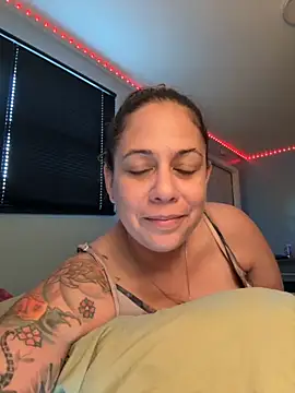 Snapshot of PrettyKittyMia chatting on October 11, 2025, 7:56 pm PrettyKittyMia online show from October 11, 2025, 7:56 pm