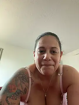 Snapshot of PrettyKittyMia chatting on May 14, 2026, 4:36 pm PrettyKittyMia online show from May 14, 2026, 4:36 pm