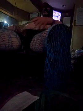 Snapshot of JoeyUhOh chatting on November 17, 2025, 11:05 am JoeyUhOh online show from November 17, 2025, 11:05 am