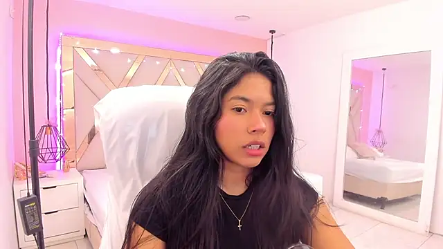 samantaa shy online show from April 7, 2026, 2:23 am