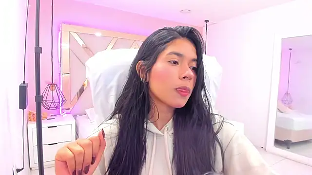 samantaa shy online show from April 22, 2026, 3:42 am