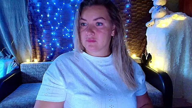 Snapshot of NikaSkylink chatting on September 14, 2025, 2:33 am NikaSkylink online show from September 14, 2025, 2:33 am