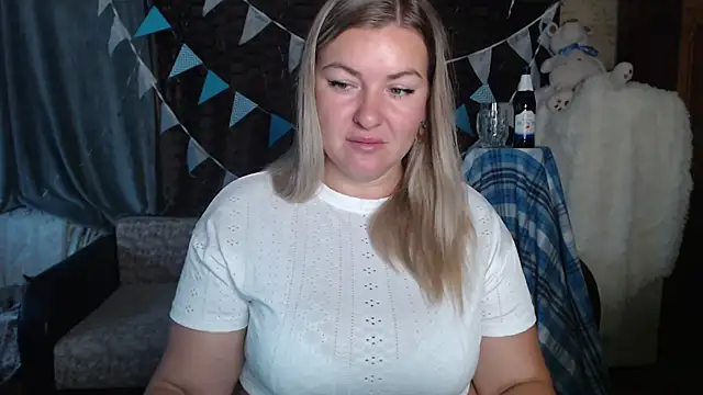 Snapshot of NikaSkylink chatting on September 25, 2025, 3:43 am NikaSkylink online show from September 25, 2025, 3:43 am