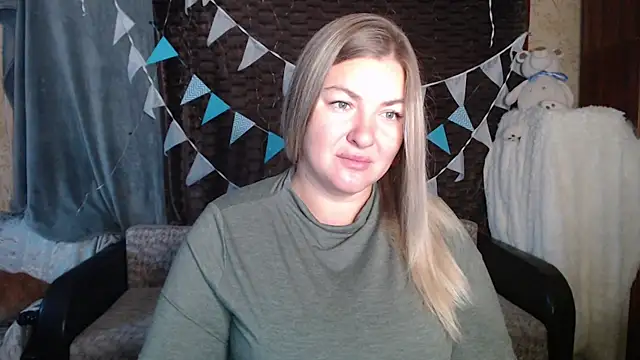 Snapshot of NikaSkylink chatting on October 6, 2025, 3:48 am NikaSkylink online show from October 6, 2025, 3:48 am