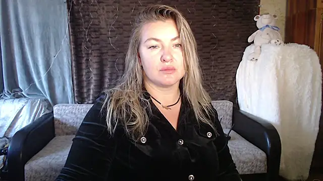 Snapshot of NikaSkylink chatting on October 8, 2025, 3:48 am NikaSkylink online show from October 8, 2025, 3:48 am