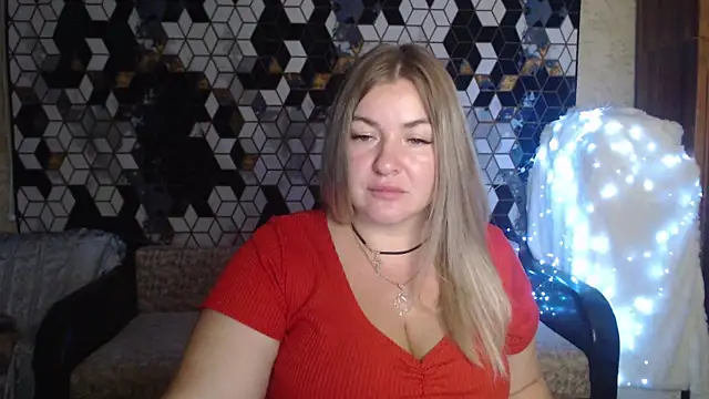 Snapshot of NikaSkylink chatting on November 18, 2025, 8:13 pm NikaSkylink online show from November 18, 2025, 8:13 pm