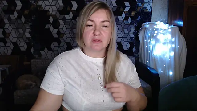 Snapshot of NikaSkylink chatting on January 14, 2026, 7:52 pm NikaSkylink online show from January 14, 2026, 7:52 pm