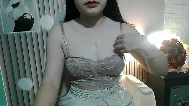 Emachiii online show from November 13, 2025, 12:42 am