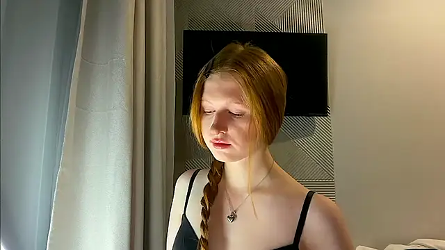 LuxXAngel online show from April 9, 2026, 10:48 pm