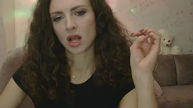 Amber Carrol online show from December 17, 2025, 5:19 pm