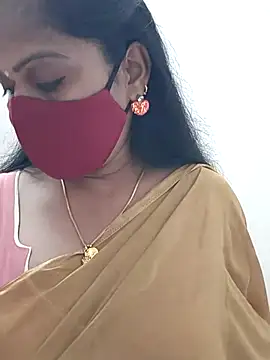 shivani27 online show from November 28, 2025, 1:47 pm