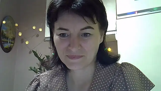 Krystal 82 online show from October 5, 2025, 7:12 pm