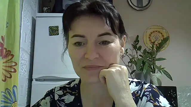 Krystal 82 online show from November 20, 2025, 6:51 pm