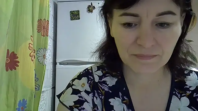 Krystal 82 online show from November 26, 2025, 5:14 pm