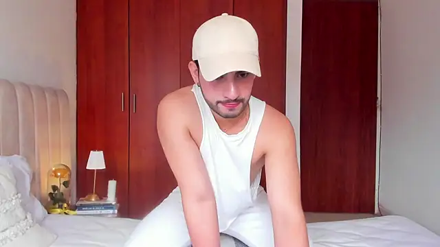 Snapshot of Dark_beauty2 chatting on September 15, 2025, 5:57 pm Dark beauty2 online show from September 15, 2025, 5:57 pm