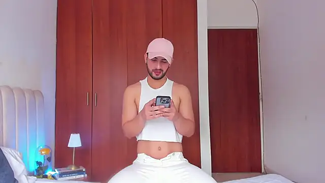 Snapshot of Dark_beauty2 chatting on October 8, 2025, 3:53 pm Dark beauty2 online show from October 8, 2025, 3:53 pm