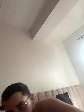 Snapshot of Dark_beauty2 chatting on November 13, 2025, 6:18 pm Dark beauty2 online show from November 13, 2025, 6:18 pm