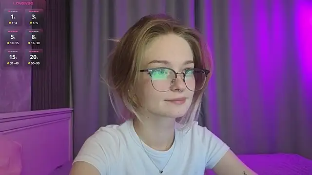Snapshot of vialeta_baby chatting on October 4, 2025, 11:14 pm vialeta baby online show from October 4, 2025, 11:14 pm