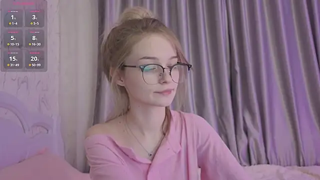 Snapshot of vialeta_baby chatting on October 15, 2025, 10:43 pm vialeta baby online show from October 15, 2025, 10:43 pm