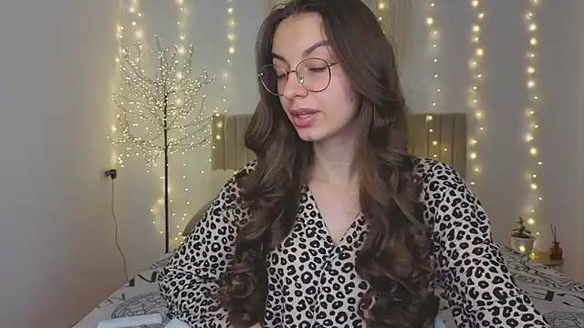 Real cutie1 online show from December 15, 2025, 1:59 pm