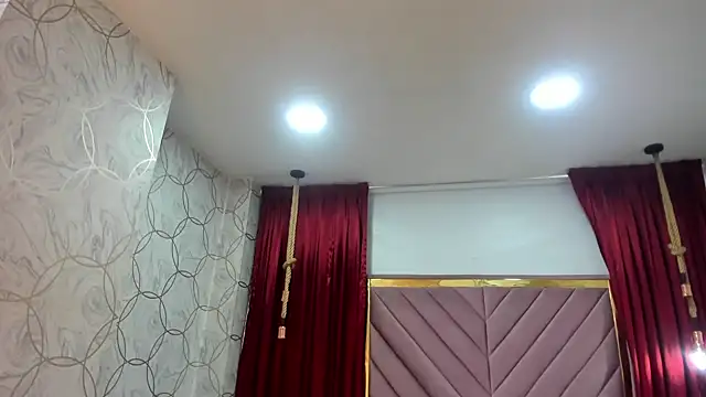 Snapshot of rubyrouge__ chatting on October 9, 2025, 7:01 pm rubyrouge   online show from October 9, 2025, 7:01 pm