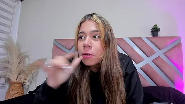 Rachell criss online show from June 2, 2026, 4:25 am