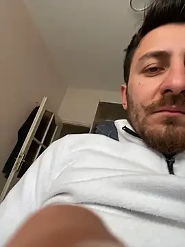 emredenizz07 online show from January 18, 2026, 1:37 pm