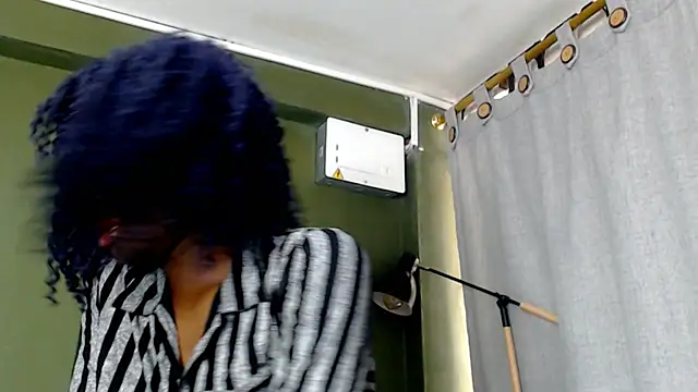 Evaa 18 online show from September 16, 2025, 5:36 pm