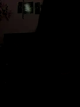 Yourhotsweetgirl online show from December 18, 2025, 3:45 am