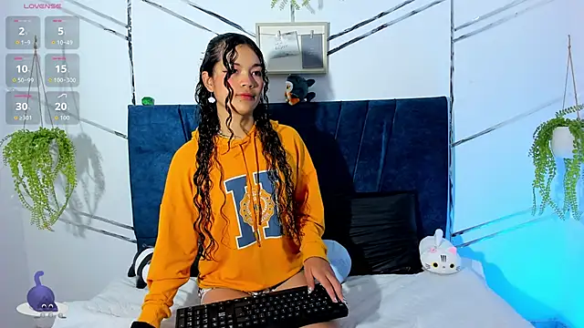 Camilla Miller01 online show from November 27, 2025, 12:40 pm