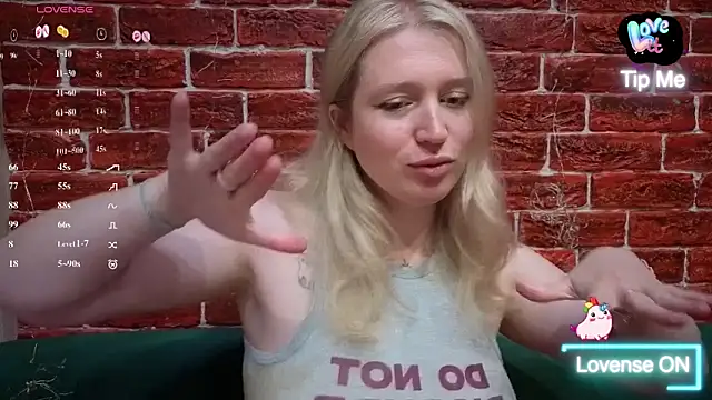 CitrusBlissss online show from May 13, 2026, 2:14 pm