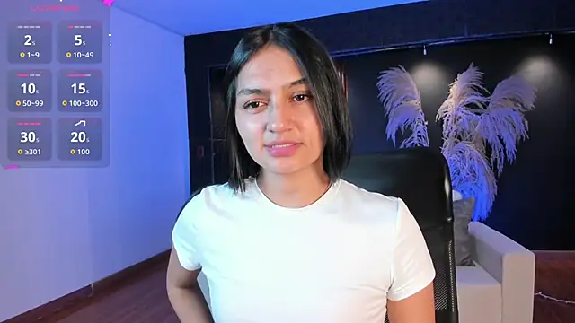 Snapshot of AidaJones chatting on October 13, 2025, 12:27 pm AidaJones online show from October 13, 2025, 12:27 pm