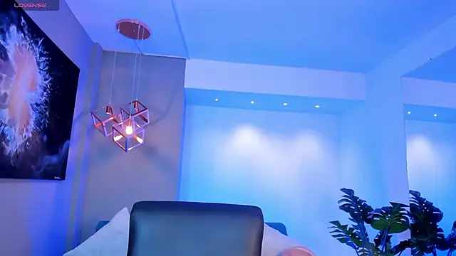 Snapshot of AidaJones chatting on December 1, 2025, 11:15 am AidaJones online show from December 1, 2025, 11:15 am