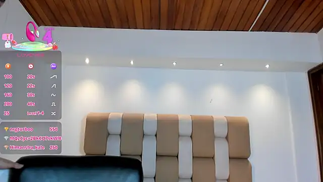 Snapshot of AidaJones chatting on December 15, 2025, 11:42 pm AidaJones online show from December 15, 2025, 11:42 pm