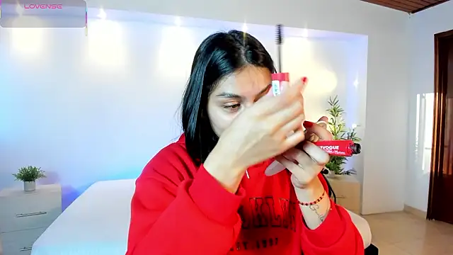 AidaJones online show from March 19, 2026, 11:36 am