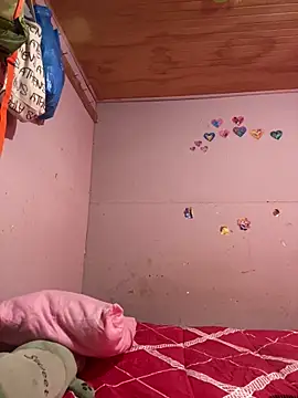 kiittyselenita online show from April 18, 2026, 7:40 pm