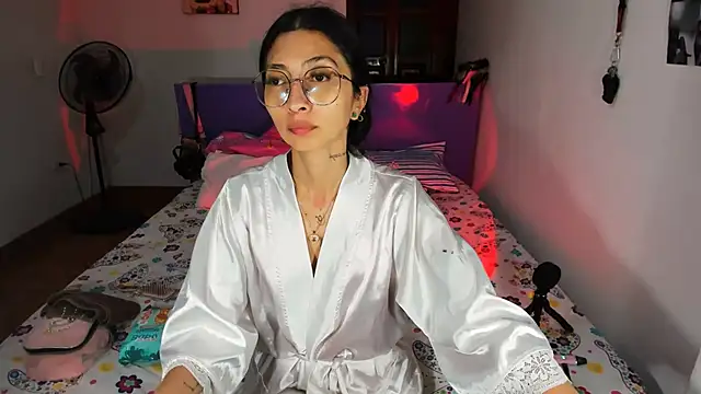 Anais lux online show from June 6, 2026, 11:53 pm