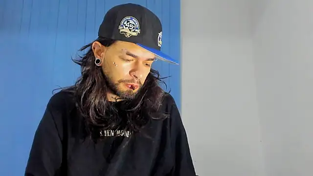 Theferxxo 12 online show from October 29, 2025, 11:06 pm