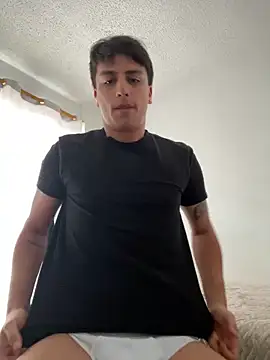 Snapshot of ErosVale chatting on September 19, 2025, 11:44 am ErosVale online show from September 19, 2025, 11:44 am