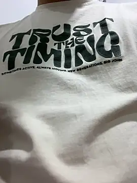 Snapshot of ErosVale chatting on October 6, 2025, 6:33 am ErosVale online show from October 6, 2025, 6:33 am