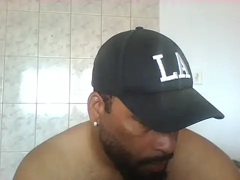 Snapshot of OliveiraSeven chatting on May 5, 2026, 1:19 pm OliveiraSeven online show from May 5, 2026, 1:19 pm