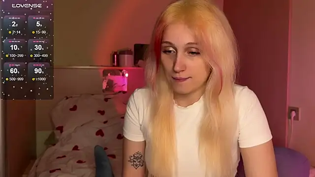  Annabel Myr  online show from November 6, 2025, 4:19 pm