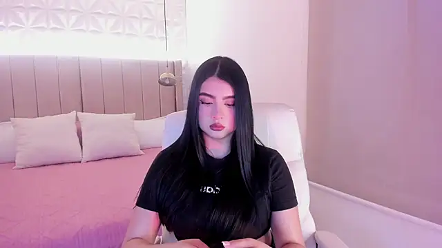Sweety Nicole  online show from May 14, 2026, 2:24 pm