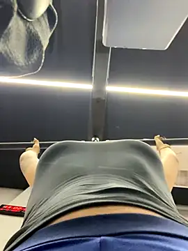 Snapshot of oizoe chatting on December 18, 2025, 4:02 pm oizoe online show from December 18, 2025, 4:02 pm