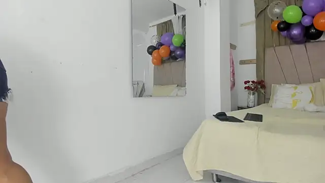 Lady miss    online show from October 12, 2025, 1:10 pm