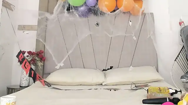 Lady miss    online show from October 14, 2025, 1:34 pm