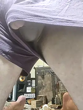 Snapshot of greenman55900 chatting on February 20, 2026, 8:42 pm greenman55900 online show from February 20, 2026, 8:42 pm